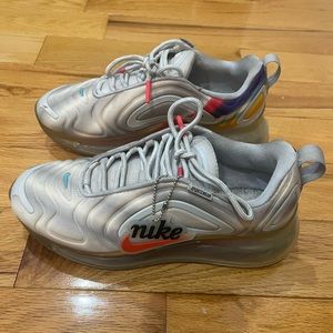 NIKE AIR MAX 720 PRIDE